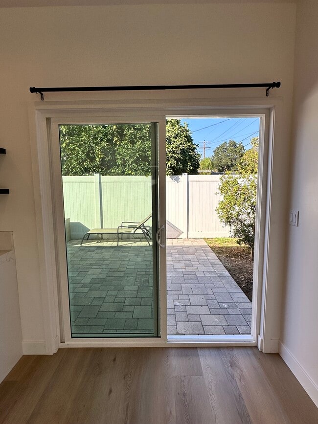 Building Photo - 3617 W Victory Blvd