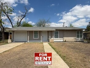 Building Photo - 339 Brettonwood Dr