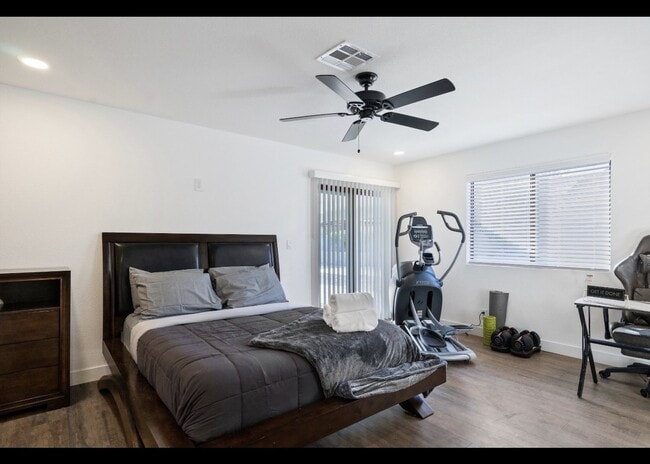 Building Photo - Fully Furnished Executive Rental in Las Ve...
