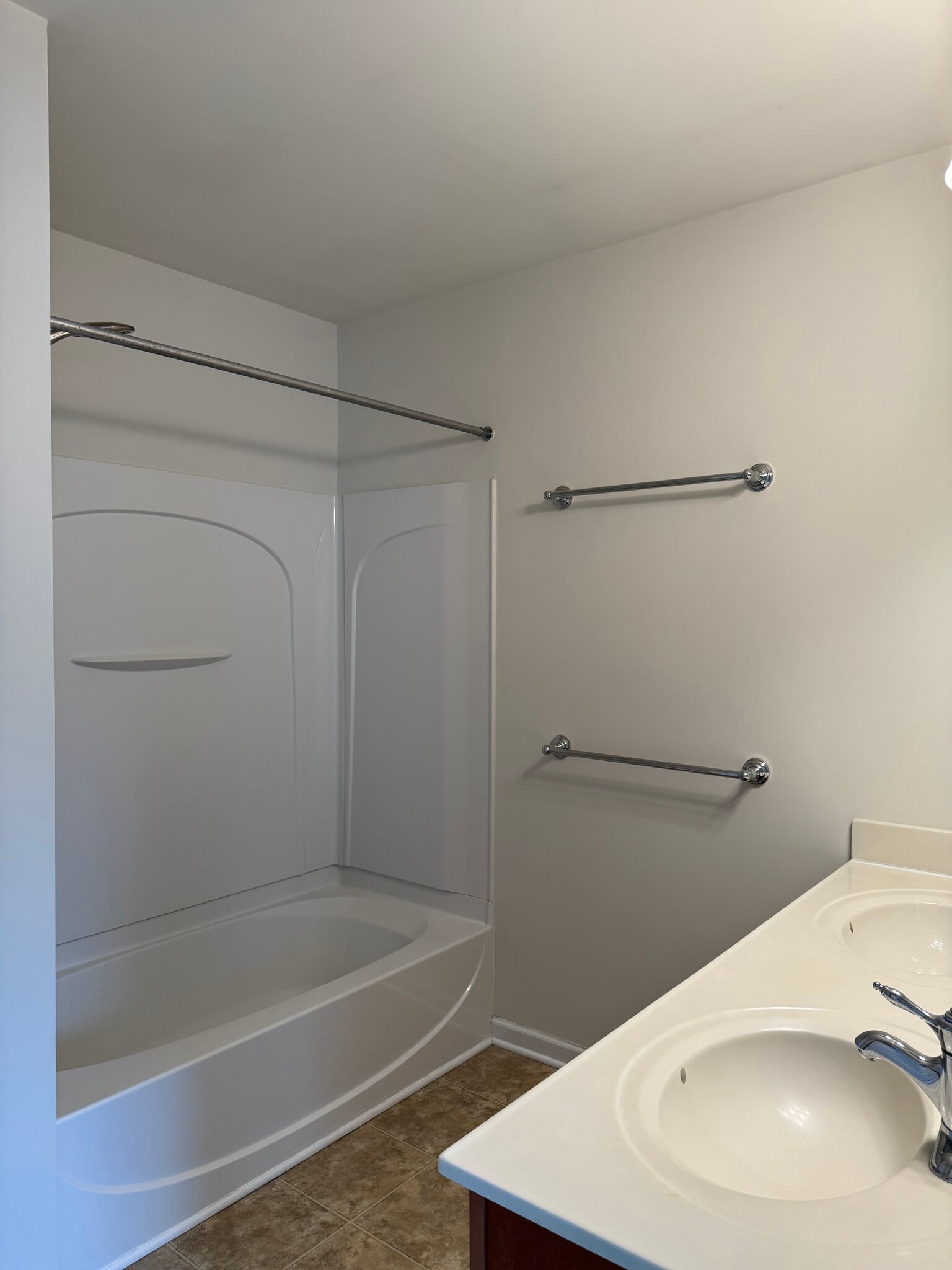 Dual Access Full Bathroom - 1540 Artisan Ct