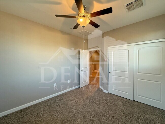 Building Photo - 1255 N Arizona Ave