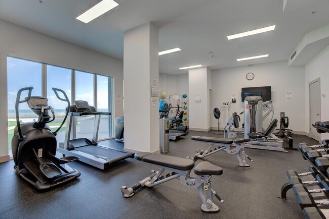 Building Photo - 5200 N Ocean Dr