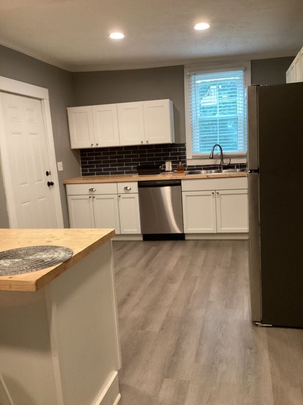 Building Photo - 1050 N Clarke St