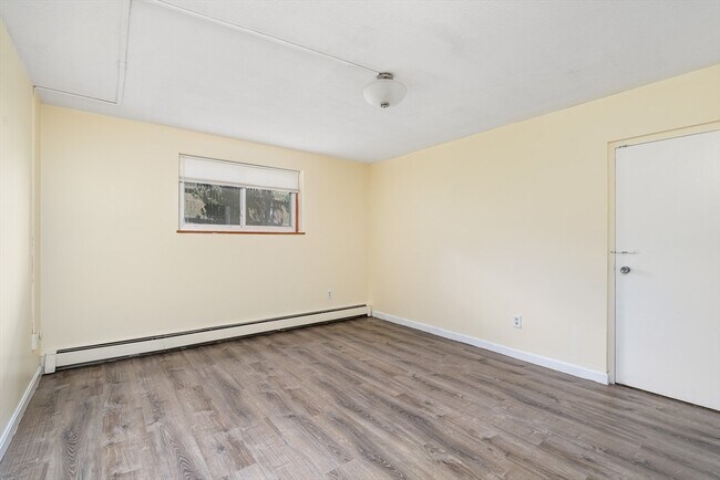 Building Photo - 73 Charlesbank Rd
