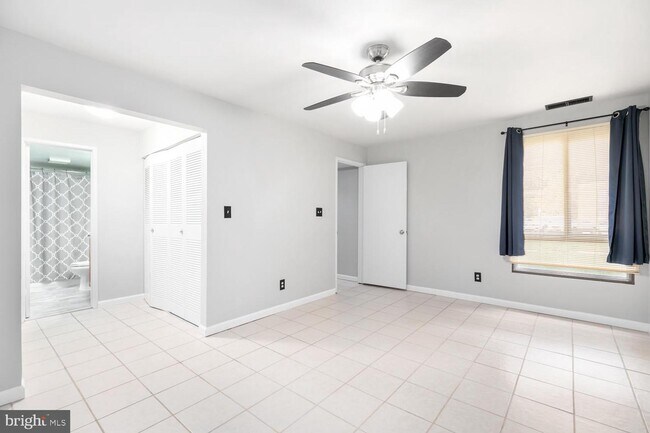 Building Photo - 7802 Dassett Ct