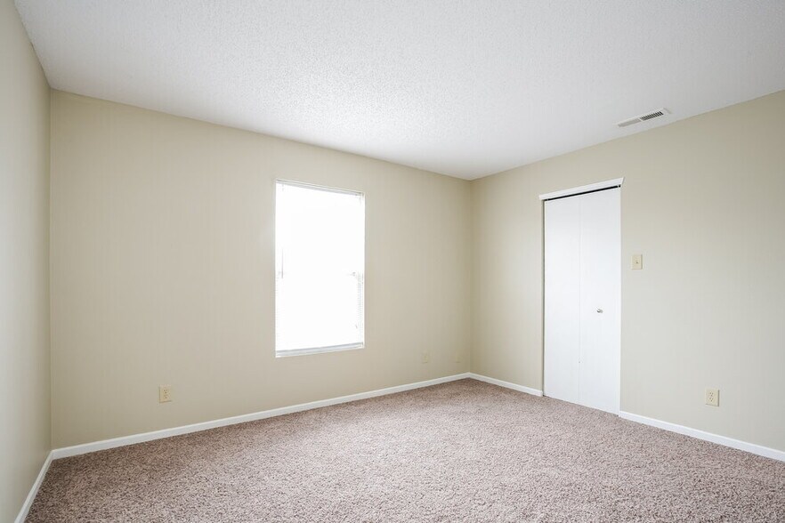Building Photo - 9205 Middlebury Way