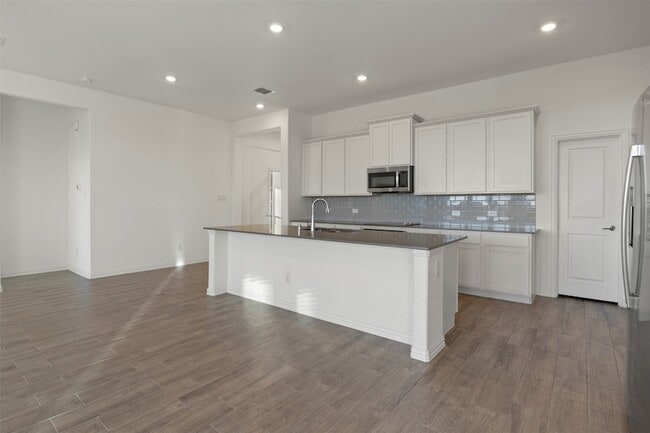 Building Photo - 233 Cherryvale Ln