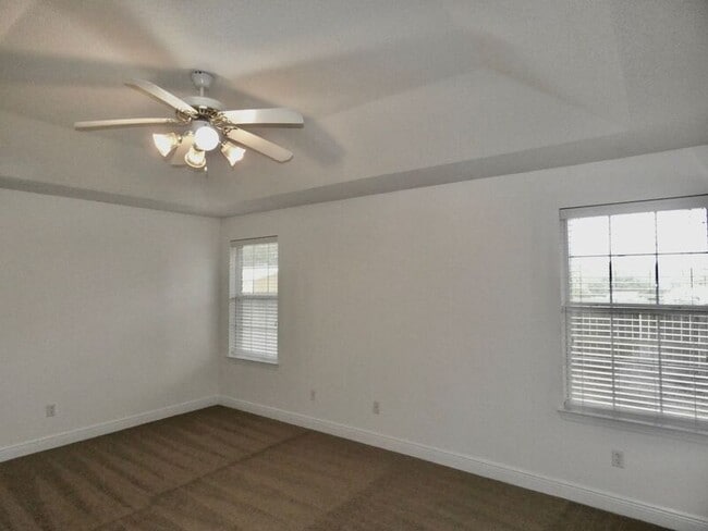 Building Photo - 7945 Amethyst Dr