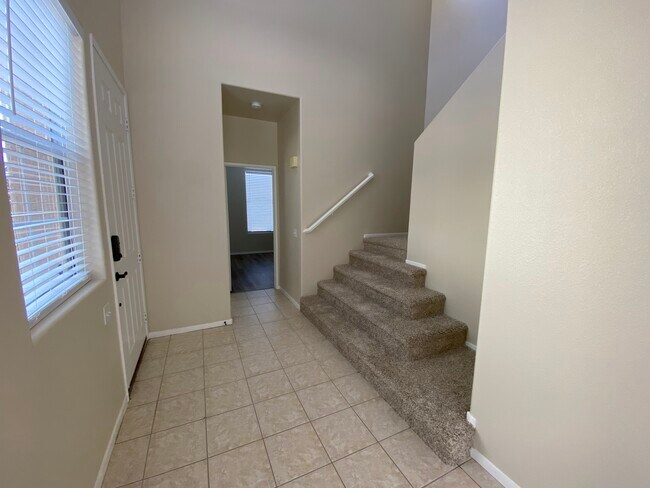 Building Photo - 6005 Linosa Ct