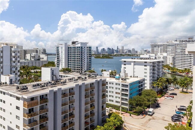 Building Photo - 1331 Lincoln Rd