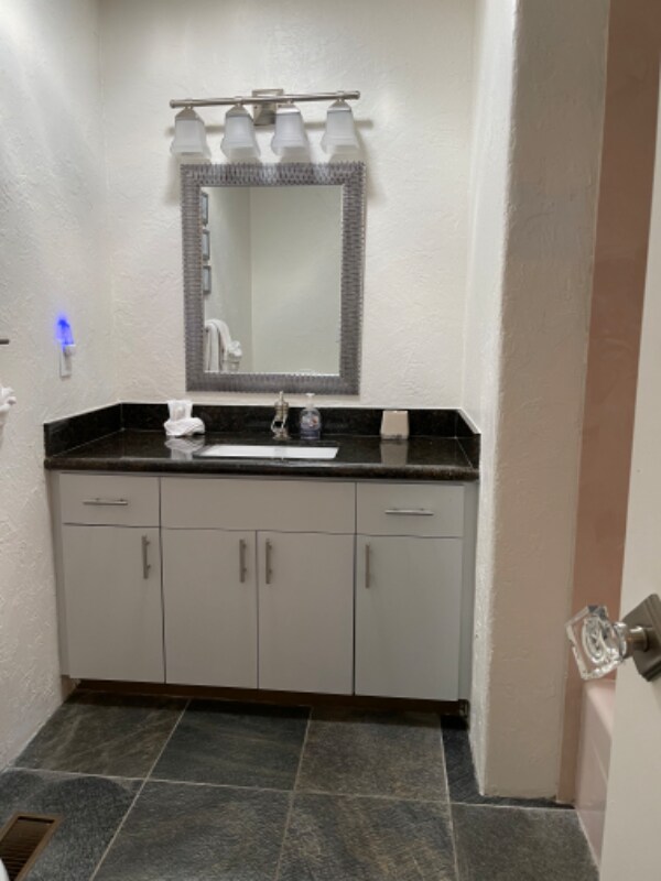 Building Photo - 20 Mission Rd