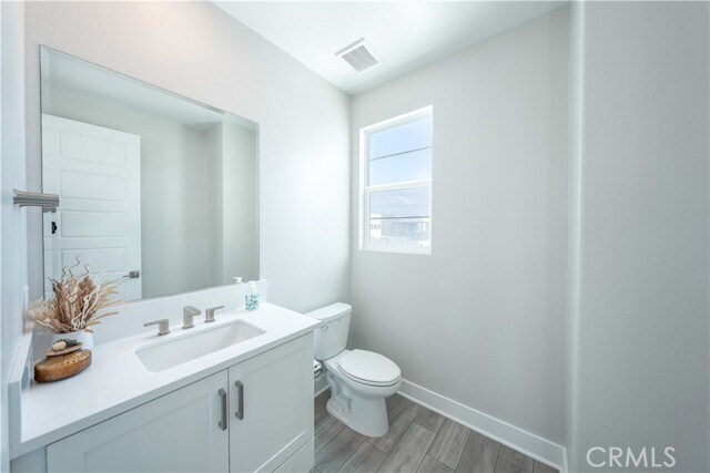 Building Photo - 217 Chorus