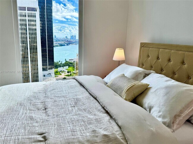 Building Photo - 151 SE 1st St