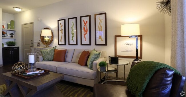 Building Photo - Stylish Space, Prime Location
