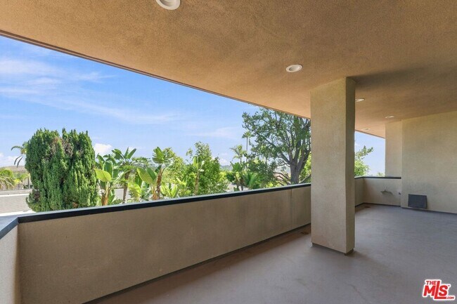 Building Photo - 2408 Venus Dr