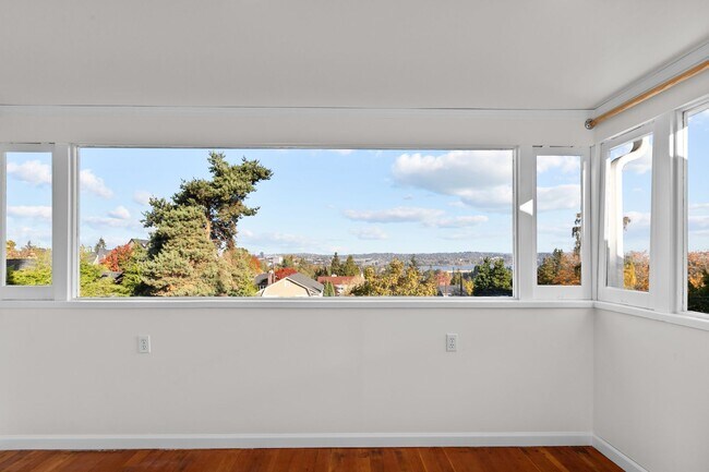 Building Photo - 4Bd/3Ba Seattle House