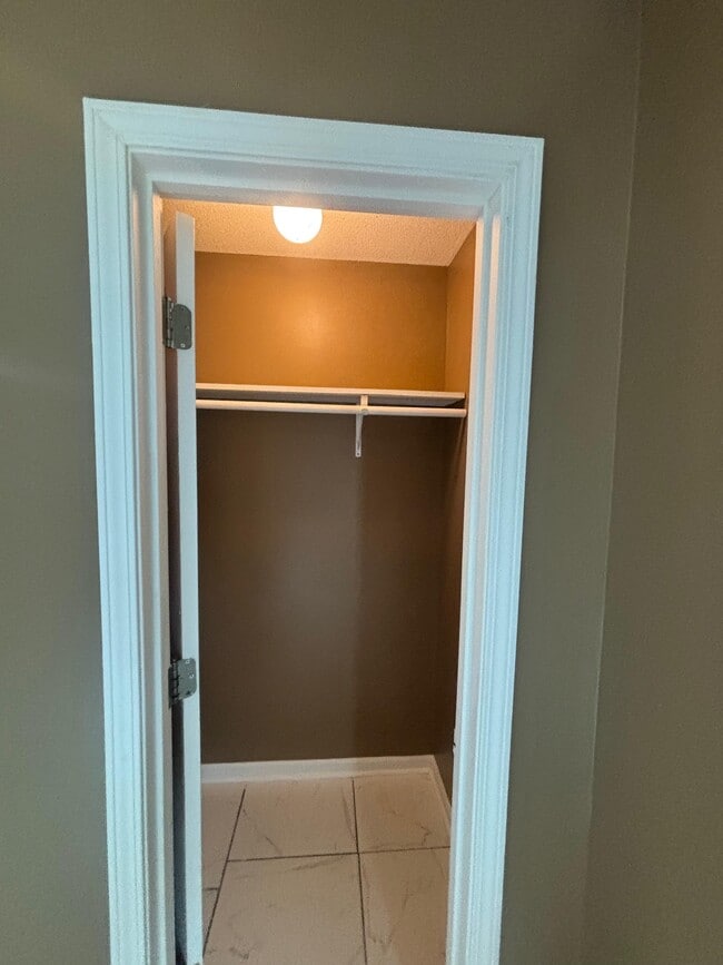 Building Photo - 212 Orchard Way