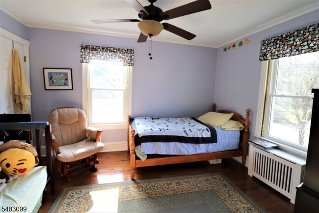 Building Photo - 236 W Main St