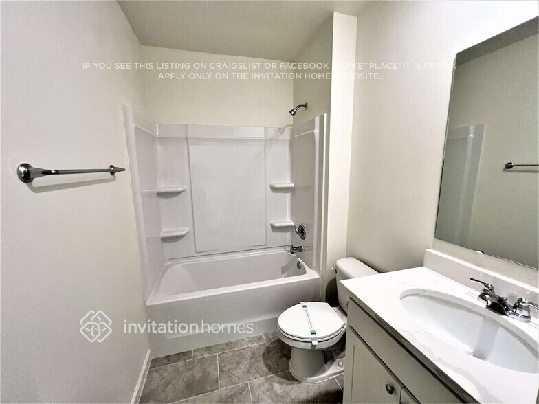 Building Photo - 565 Seaspray Dr