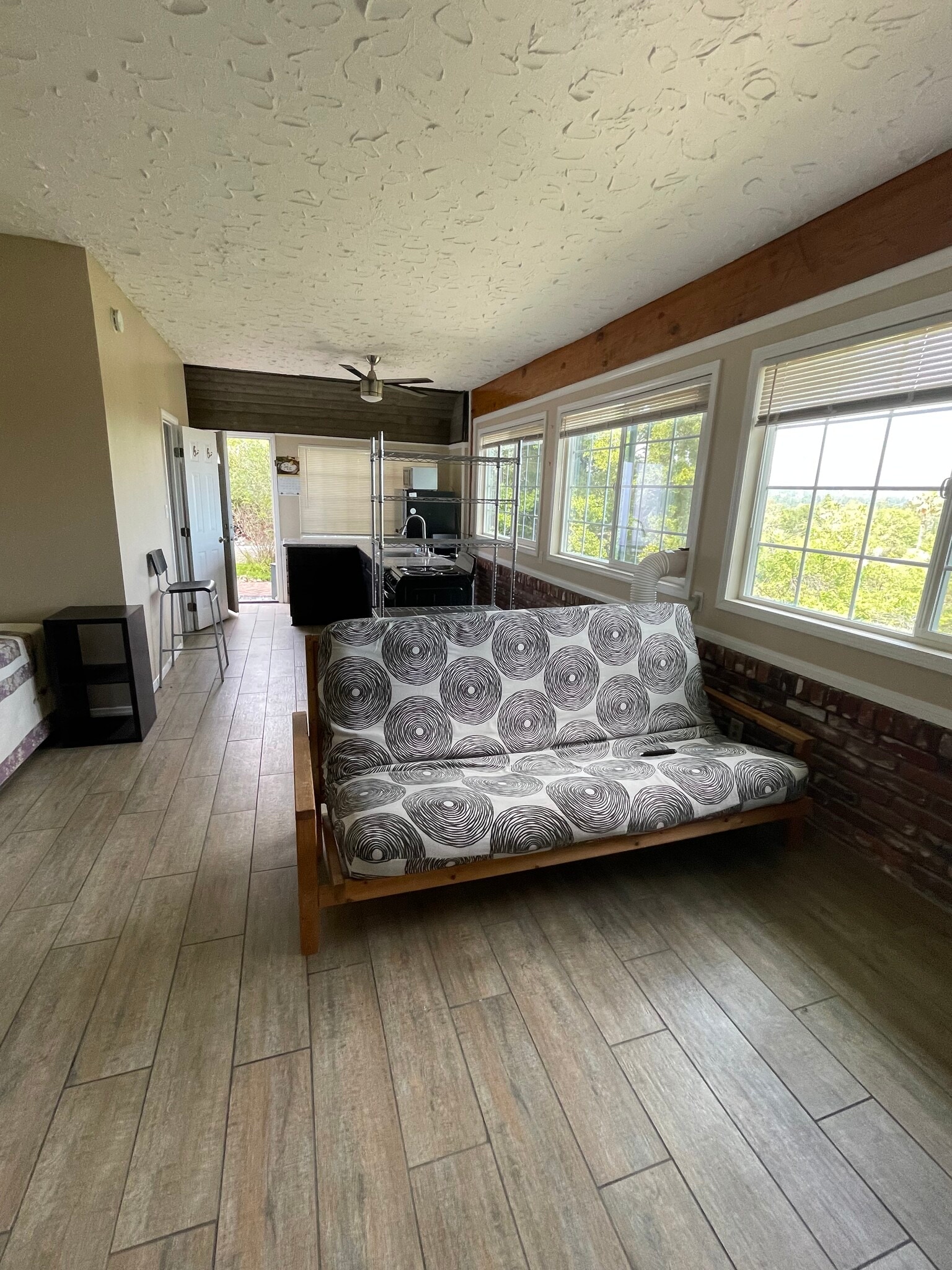 Building Photo - 19122 Clymer St