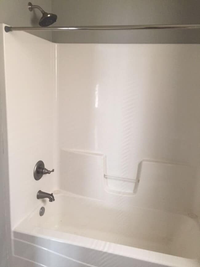 Building Photo - Recently Remodeled and Efficient 3 Bedroom...