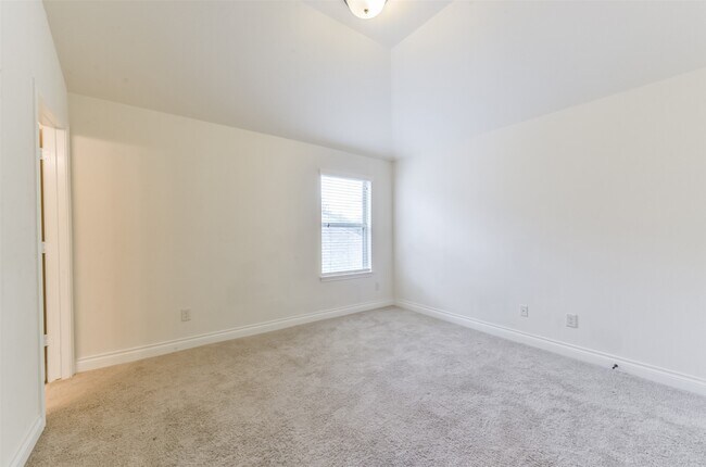 Building Photo - 10014 Eldarica Way