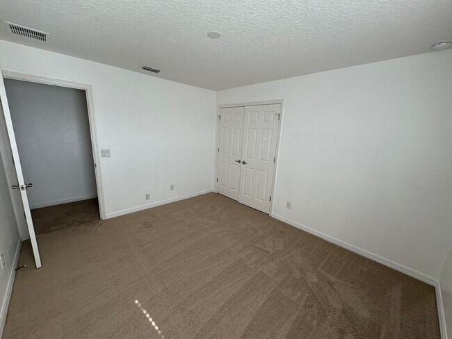 Building Photo - LARGE// Brand New 4/3.5 Bedroom Home in Breckenridge// APOPKA!!!