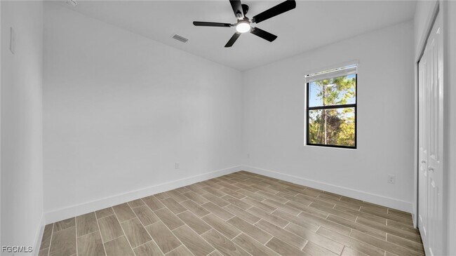 Building Photo - 704 Homer Ave S