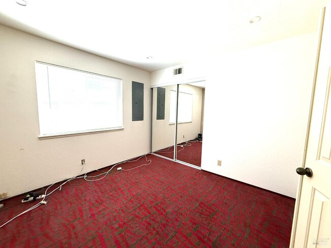Building Photo - 666 Belvedere Dr