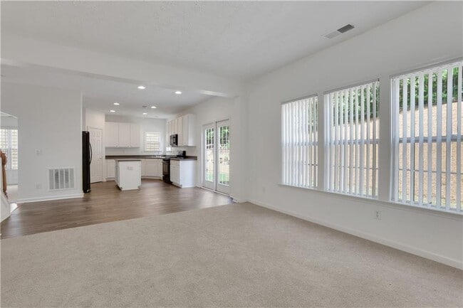 Building Photo - 3208 Juniper Dr