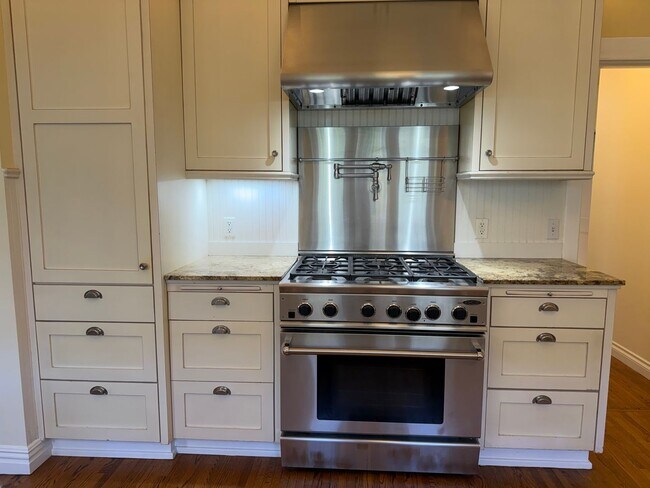 Building Photo - Charming 3 Bedroom 2 Bathroom Wilshire Vista Home with Bonus Room, Resort-Style Backyard and Heat...