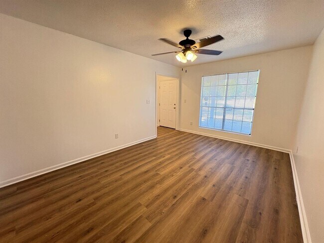 Building Photo - 2941 Shenandoah Dr