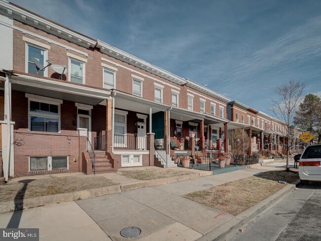 Building Photo - 1716 Homestead St