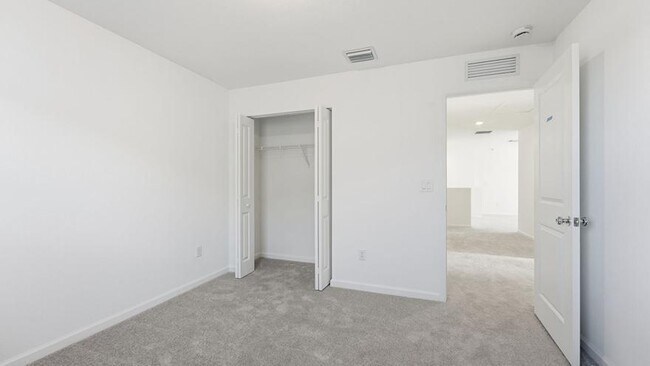 Building Photo - 10761 NW Everbreeze Dr