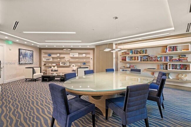 Building Photo - 21200 Point Pl