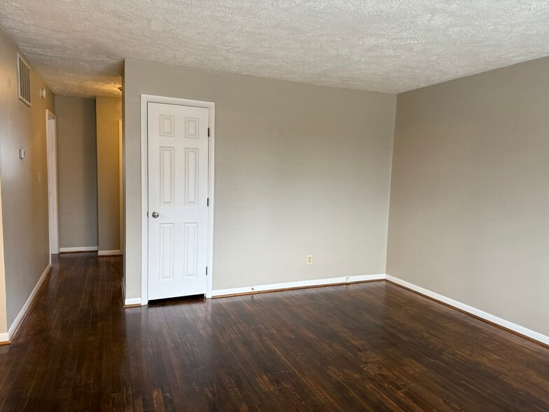 Building Photo - 3715 Perry Worth Rd