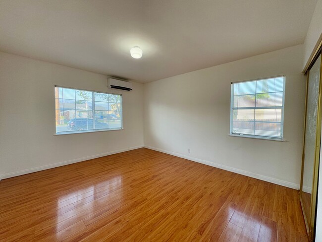 Building Photo - Three Bedroom, One Bathroom Temple City Ho...