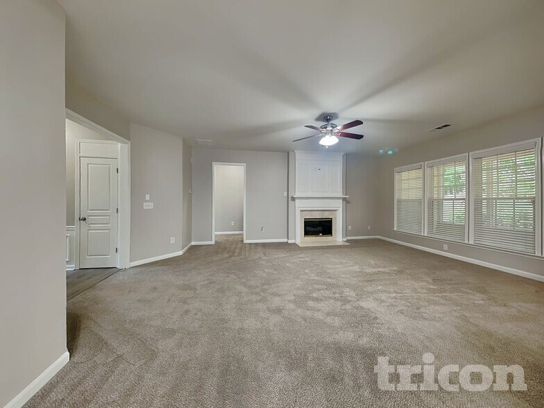 Building Photo - 6740 Waveland Dr