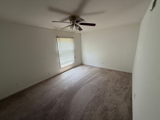 Building Photo - ? Updated 2-Bedroom Townhome in Coventry W...
