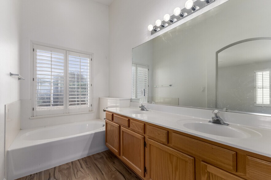 Building Photo - 22016 N 66th Ln