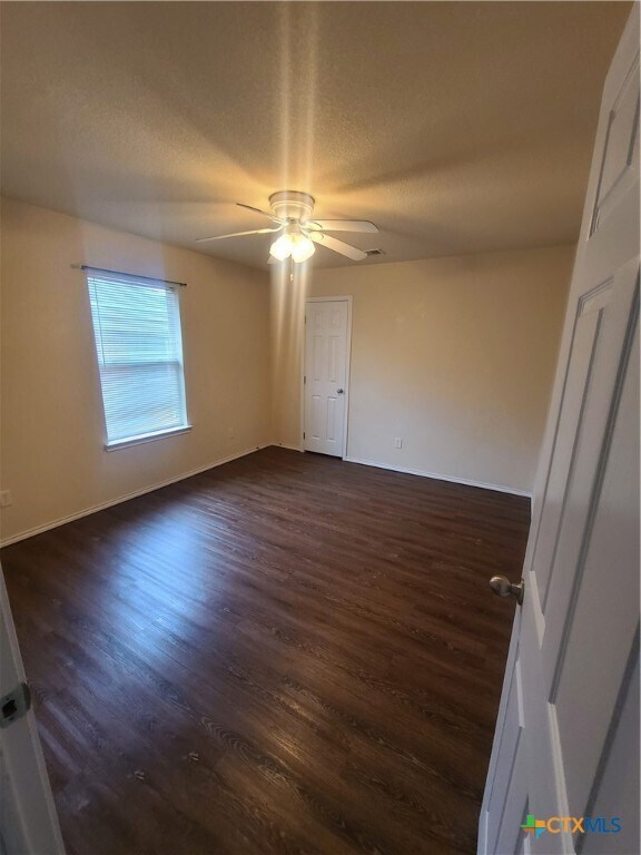 Building Photo - 100 Calcite Ln