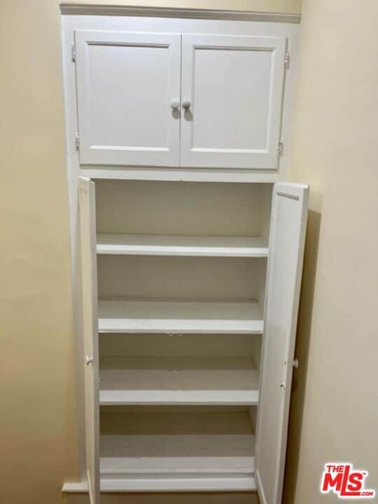 Building Photo - 1727 1/2 Malcolm Ave