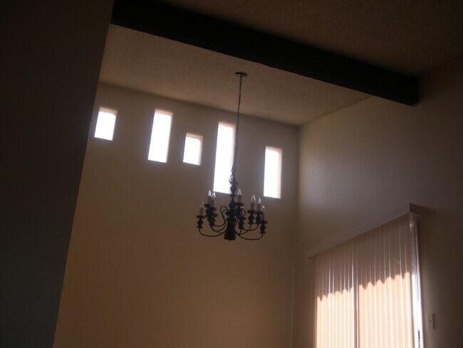 Building Photo - 4310 Caliente St