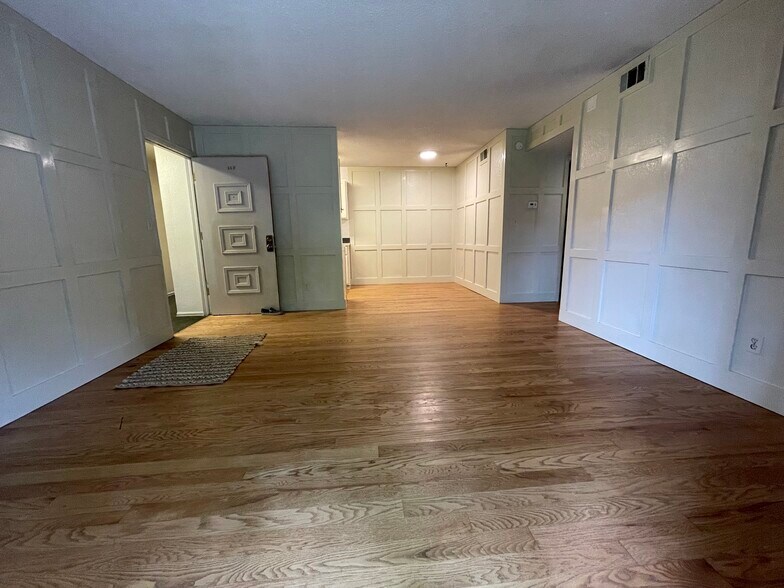 Building Photo - 3250 O'Neal Cir