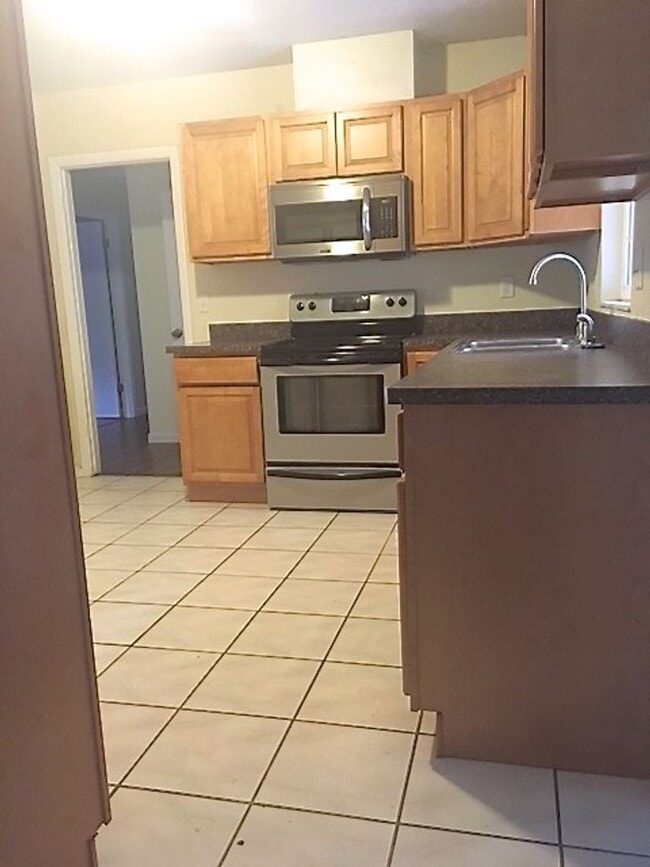 Building Photo - ***Charming 3 Bedroom, 2 Bath Home in Bart...