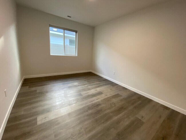 Building Photo - 4 Bedroom 2 Bath Single Level in Meridian Eagle & Ustick available 06/22/26