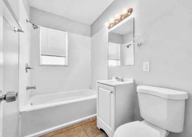 Building Photo - Beautiful Renovated Single Family |  3 BR/1BA | 1-Car Covered Parking | Gated backyard