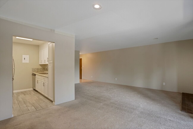 Building Photo - 2227 Canyon Blvd