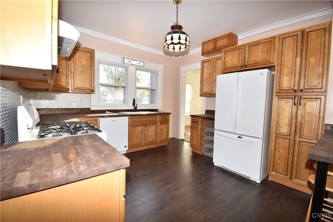 Building Photo - 248 East Ave