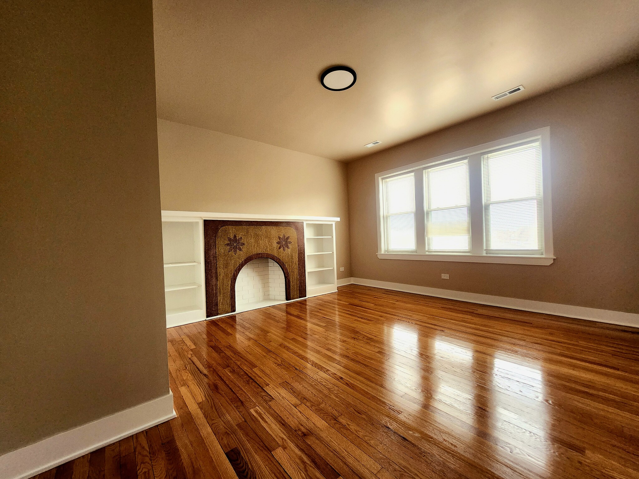 Building Photo - 1359 S Kildare Ave